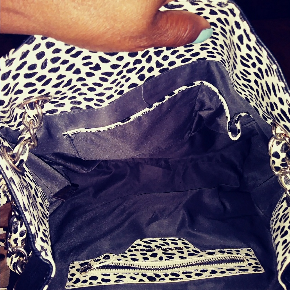 Purse - Picture 2 of 5